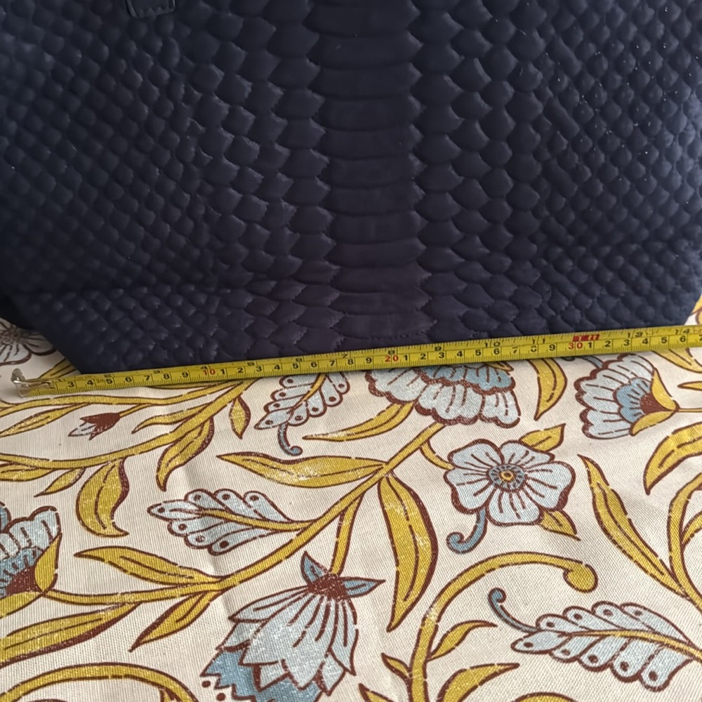 Chic Quilted Navy Tote with Chain Straps - Picture 5 of 6